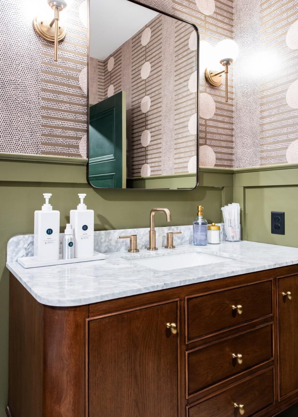 Hollyhock Suite 505 Apartment in Jefferson County