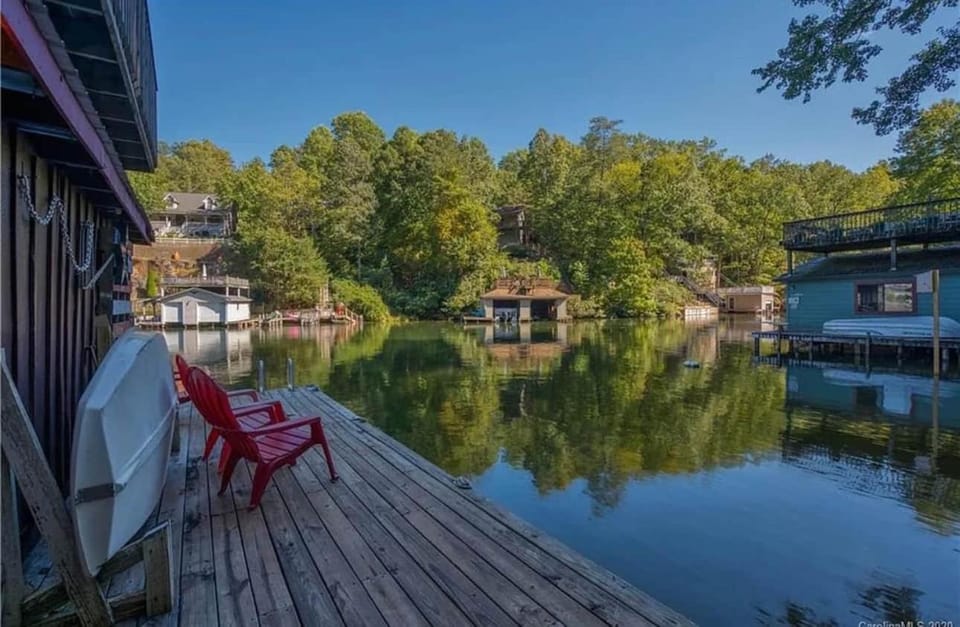 Outlaw Way House in Lake Lure