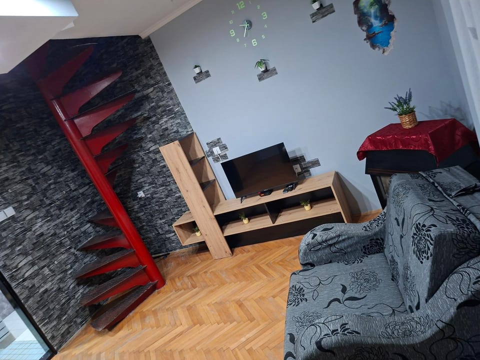 Bed, Living room, Seating area