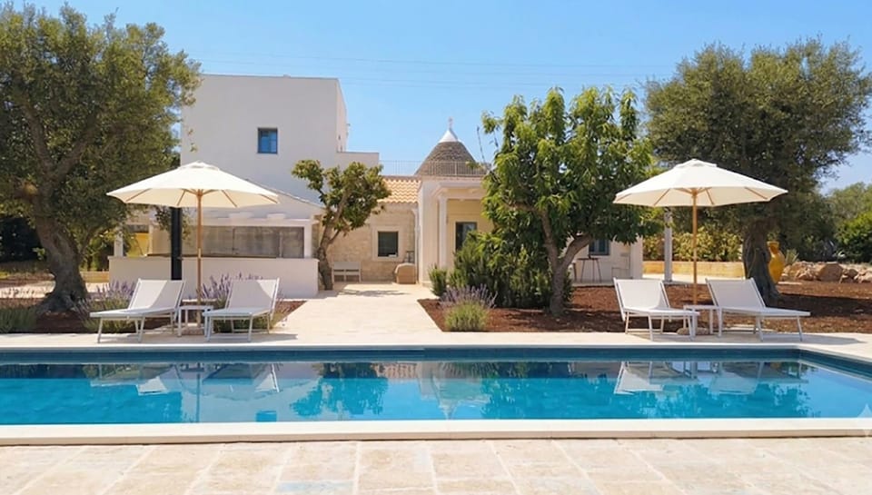 Property building, Spring, Garden, Garden view, Pool view, Swimming pool, sunbed