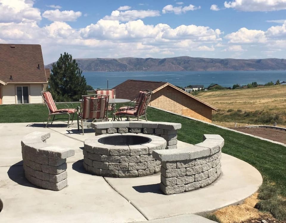 Family Cabin with Beautiful view of Bear Lake Cabin in Garden City