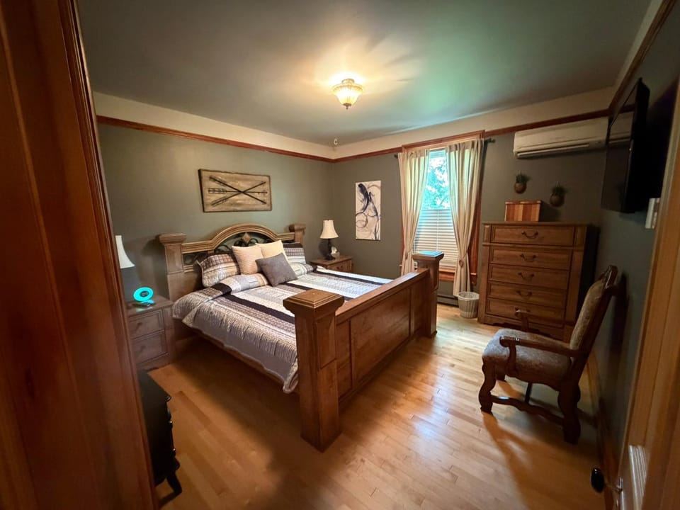La Maison Bradford - La Tournesol Hotel in Granby