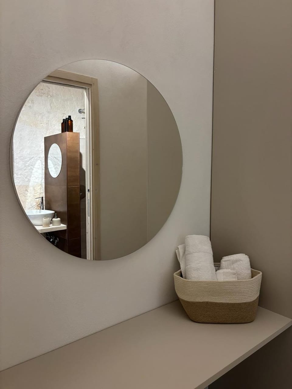 towels, wardrobe