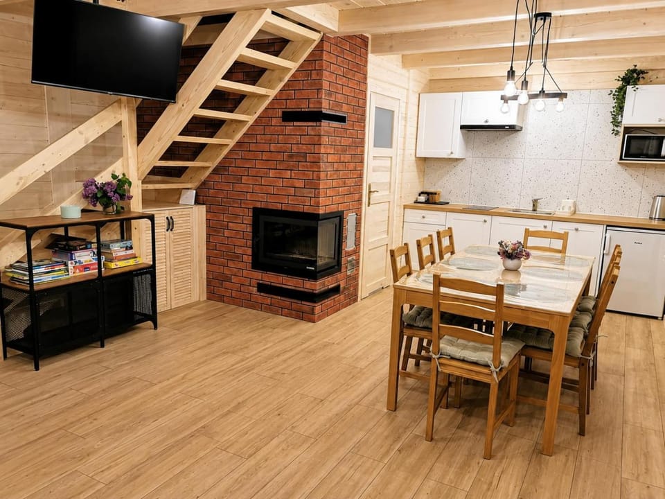 Kitchen or kitchenette, Living room, fireplace