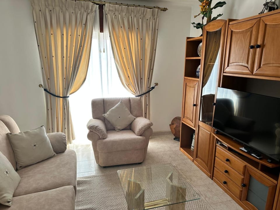 Communal lounge/ TV room, TV and multimedia, Living room