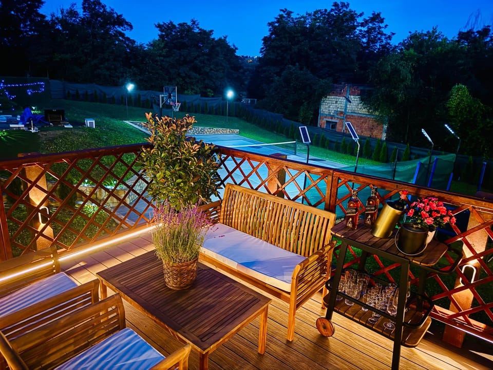 Night, Balcony/Terrace
