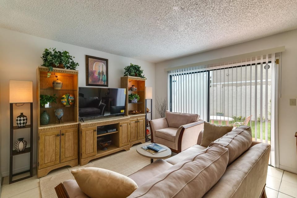 Townhome w/ Private Patio, 2 Mi to Dtwn Lakeland House in Lakeland