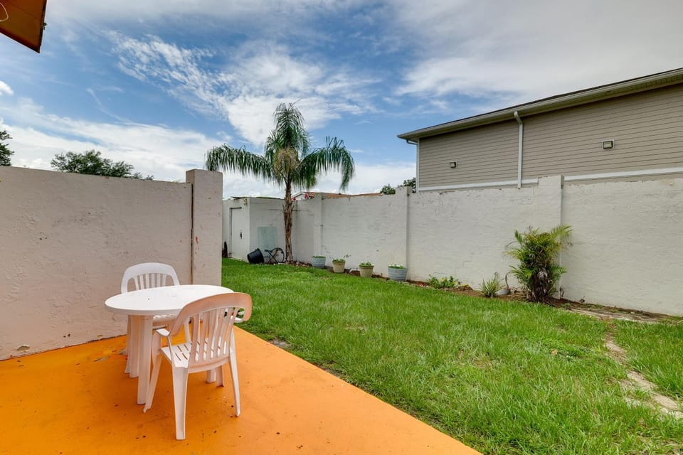 Townhome w/ Private Patio, 2 Mi to Dtwn Lakeland House in Lakeland