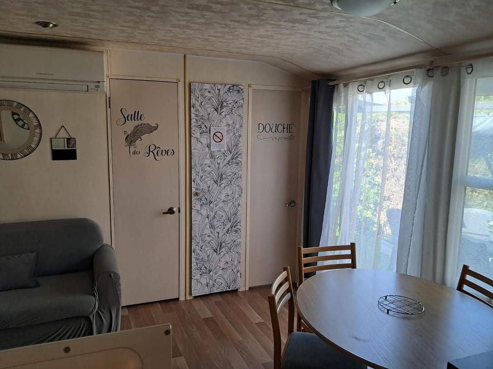 Mobil Home confort Campground/ 
RV Resort in La Londe-les-Maures