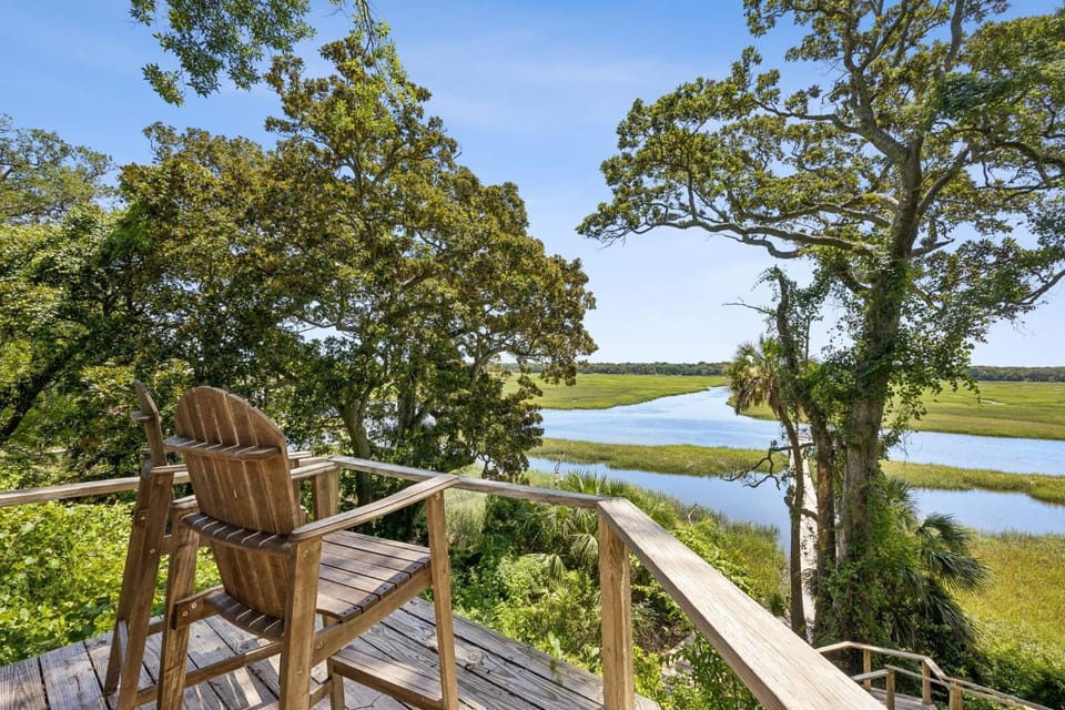 Waterfront Amelia Island home with amazing views, deck, parking House in Fernandina Beach