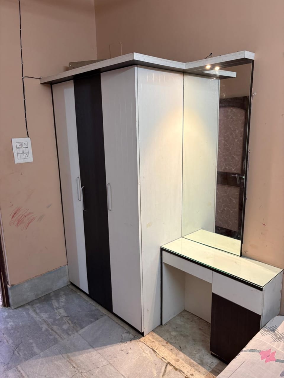 wardrobe