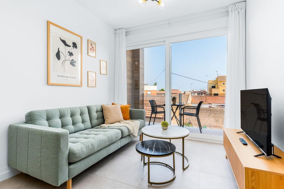TV and multimedia, View (from property/room), Balcony/Terrace, Living room