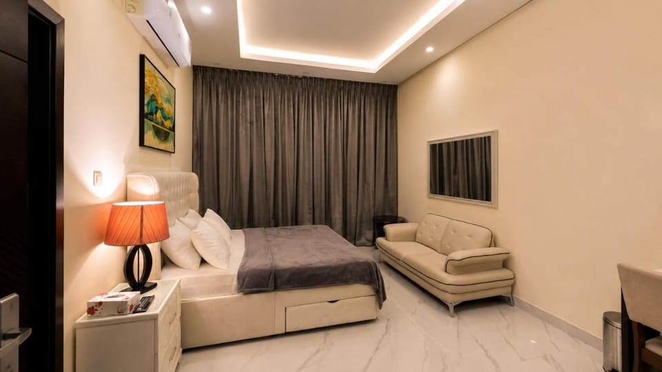 Peace house near Sharjah airport Bed and Breakfast in Ajman