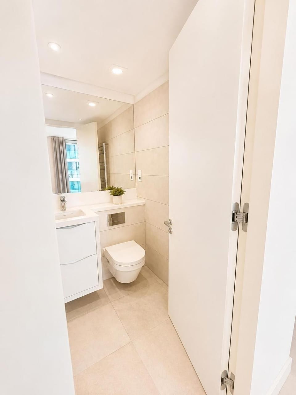 Shower, Toilet
