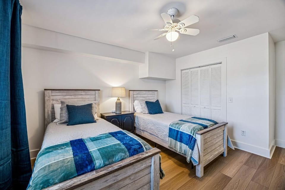 Remodeled & modern coastal escape duplex with pool, close to beach House in Fernandina Beach