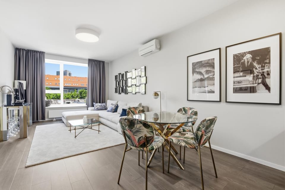 Living room, Seating area, Dining area, air conditioner