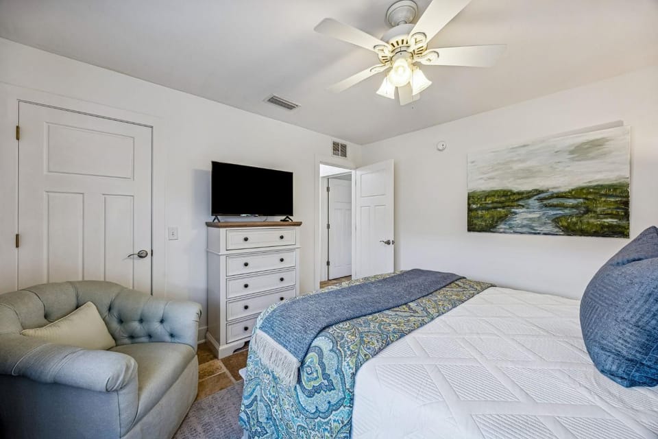 Spectacular renovated duplex with pool near beach House in Fernandina Beach