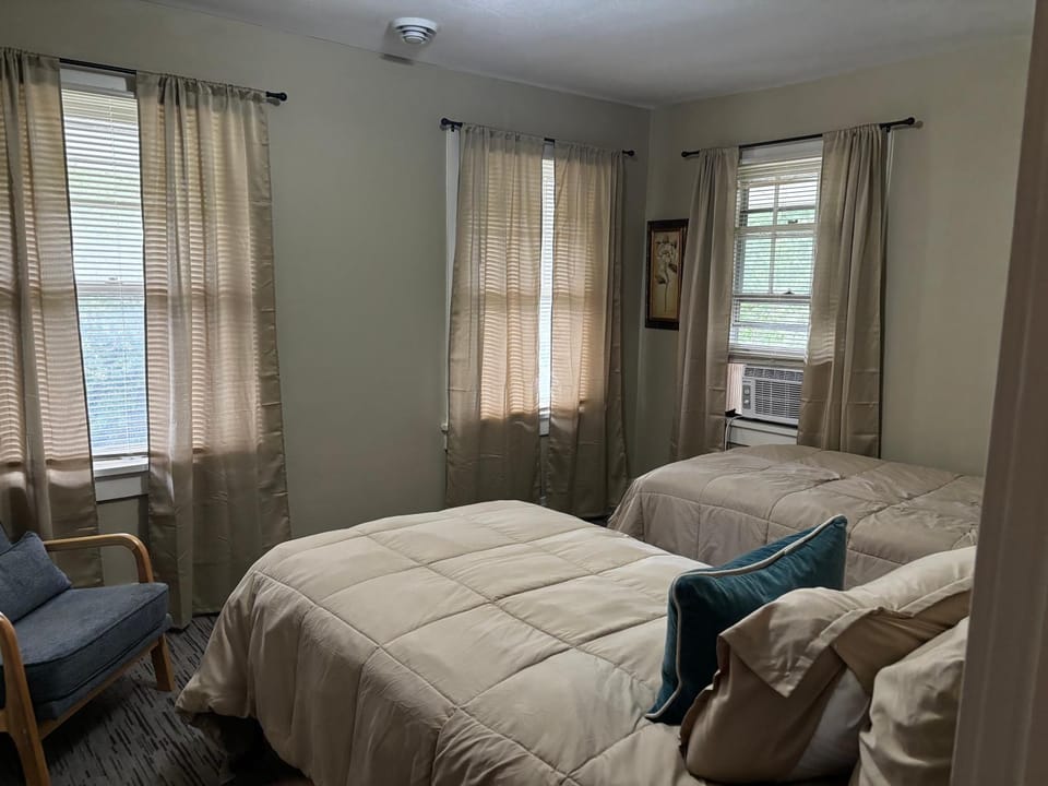 The Inn on Holgate Avenue Suite II Upstairs Apartment in Ohio