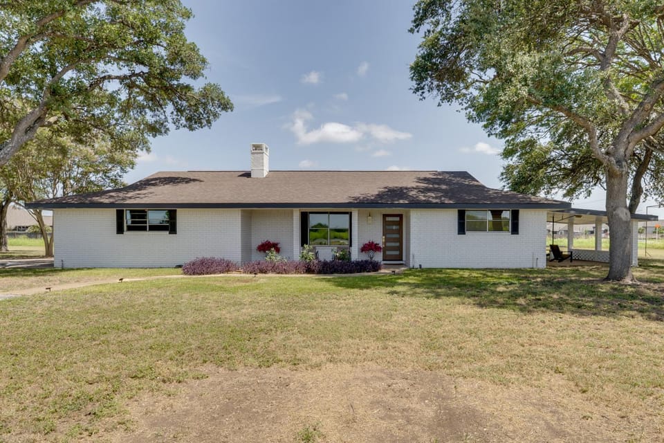 Furnished Patio & Spacious Yard! Seguin Escape House in Seguin