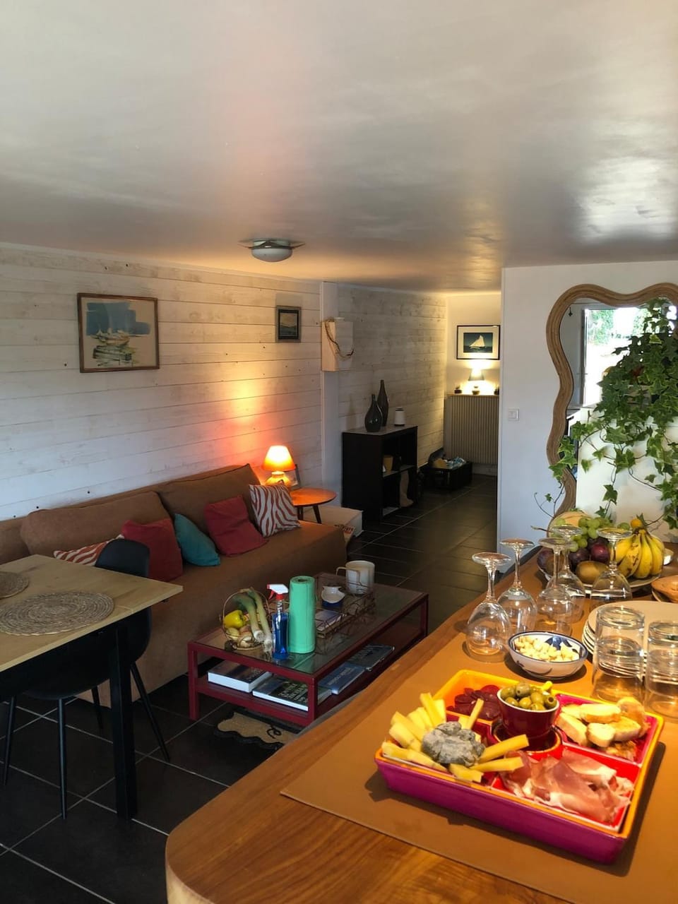 Living room, Dining area