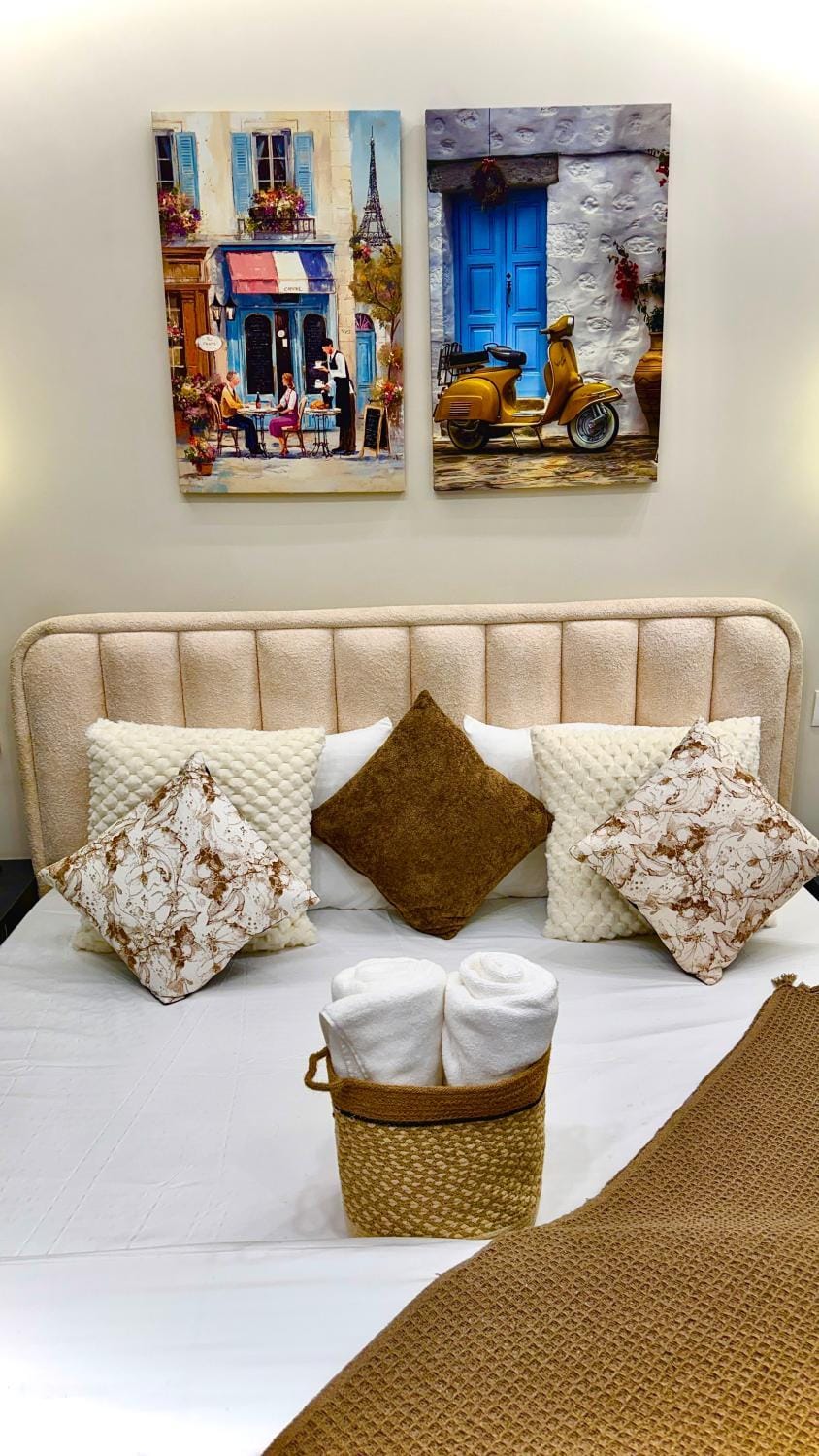 The Sand stone by RSR heaven stayz Apartment hotel in Gurugram