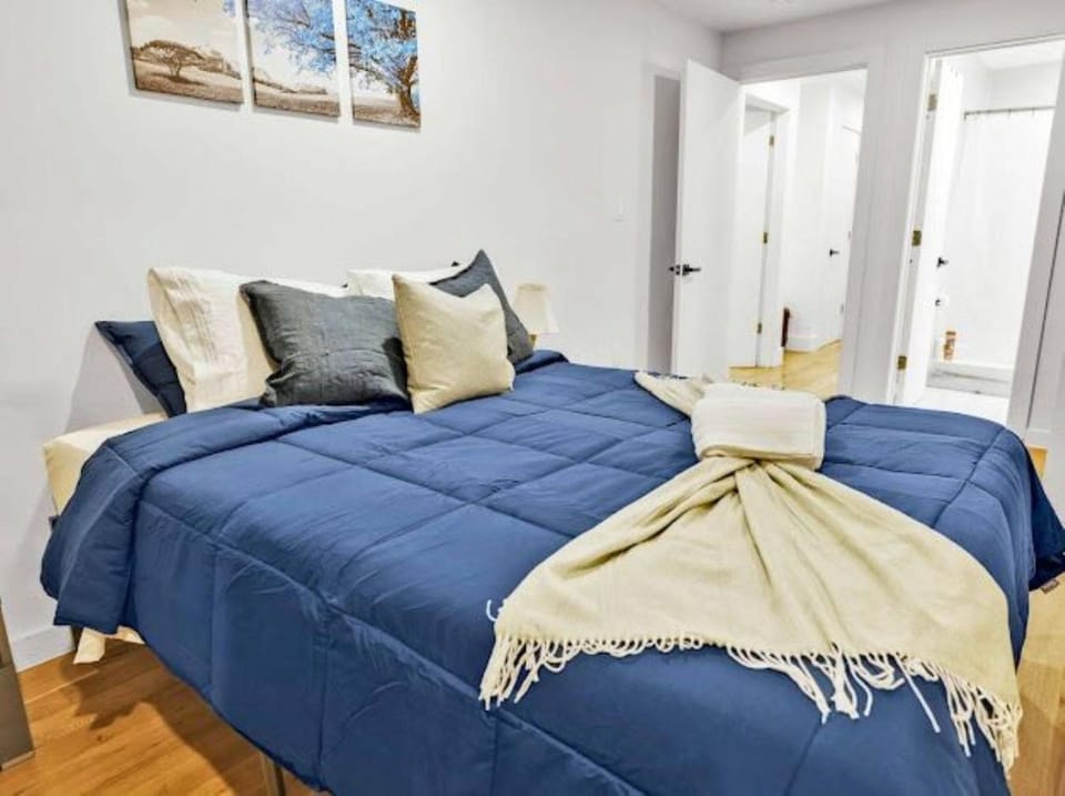 Bedstuy Private Bedroom at shared stunning Brownstone ! Vacation rental in Bedford-Stuyvesant