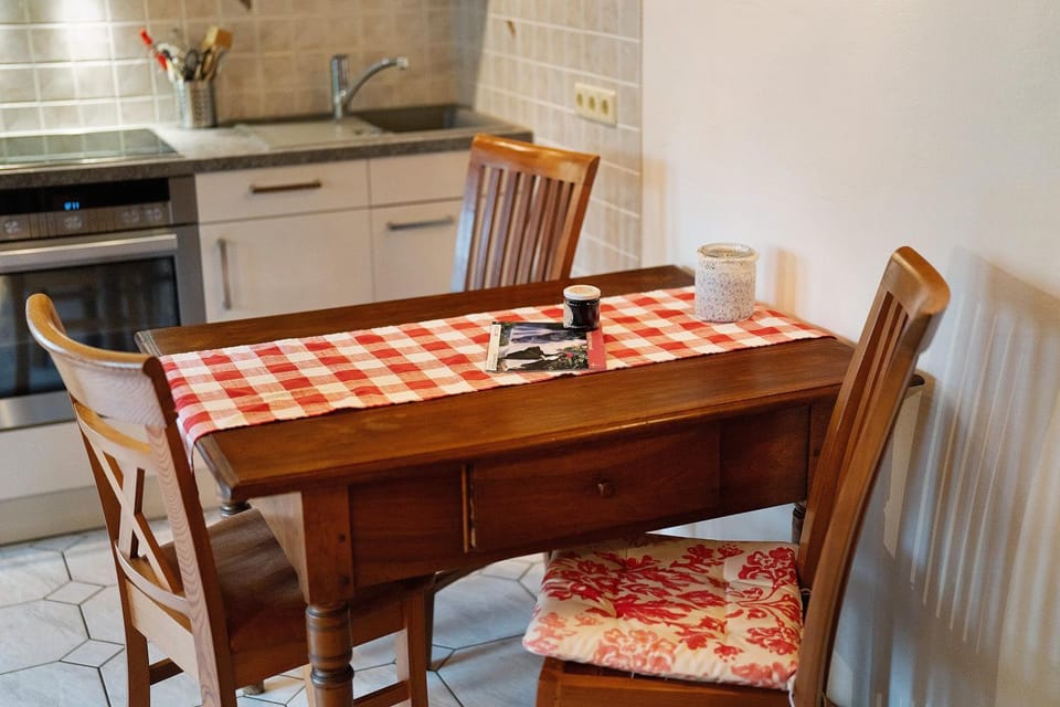 Property building, Kitchen or kitchenette, Living room