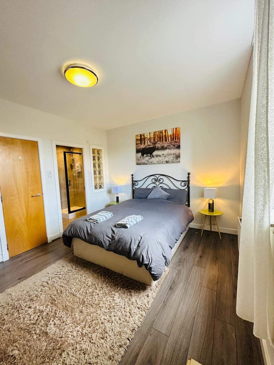 Skyline Suite Stylish Flat with City Views Apartment in Glasgow