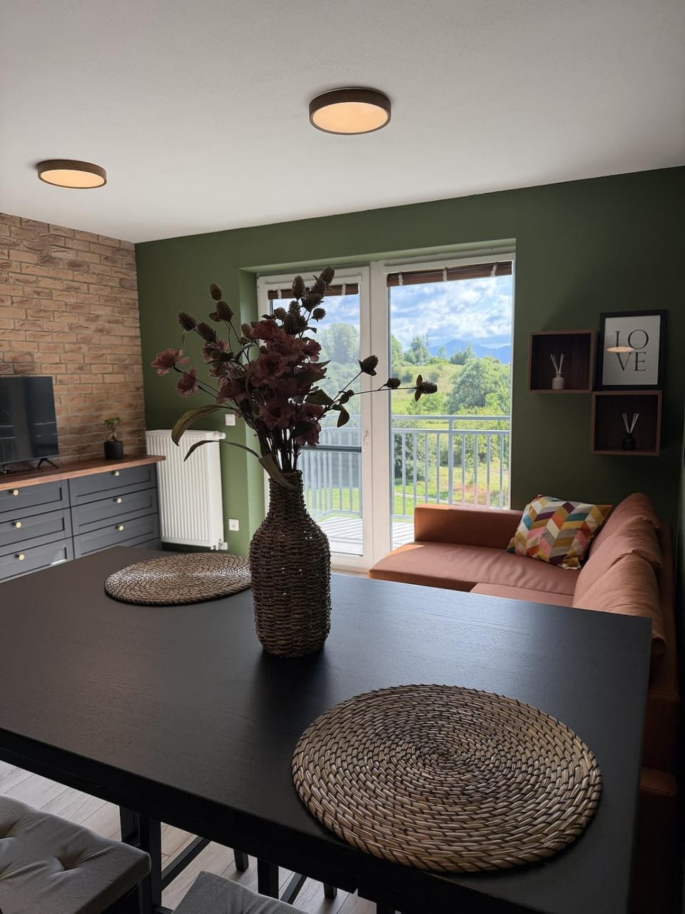 Living room, Dining area