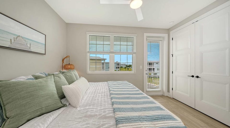 Luxury Waterfront Villa Home with Private Dock and Pool Manatee Cove at Hunters Point House in Cortez