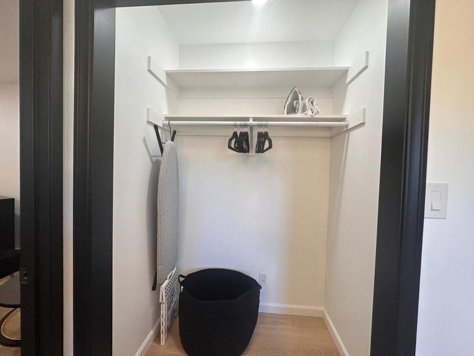 Renovated Private Studio Suite & Kitchen & Parking Apartment in Hacienda Heights