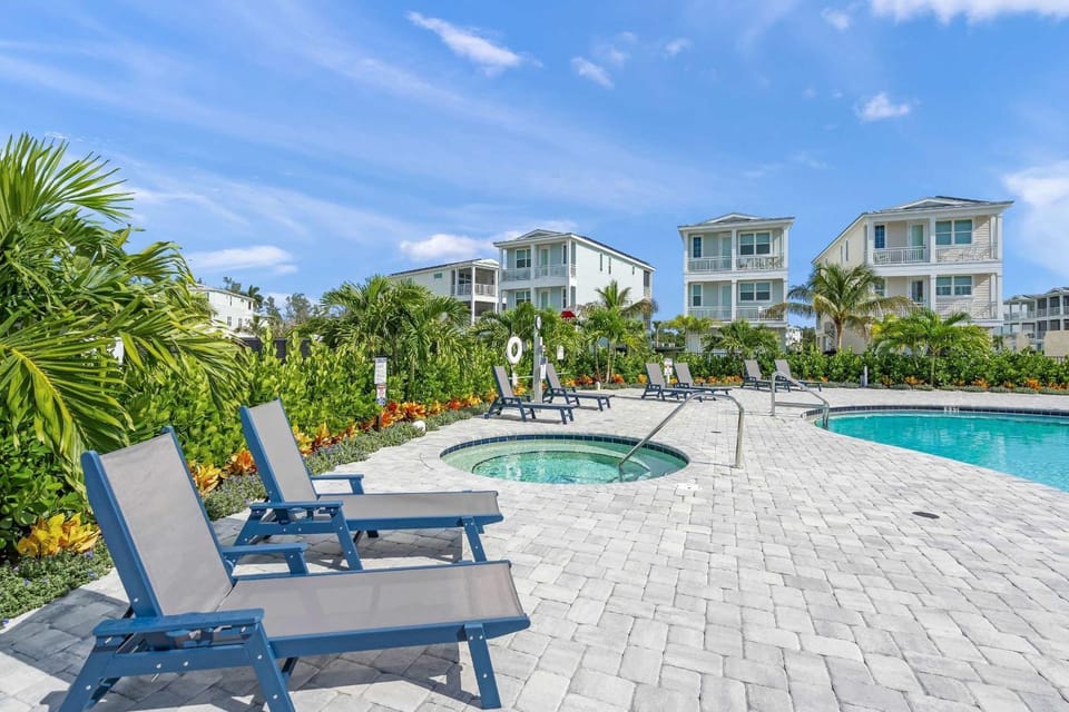 Sea Salt at Hunters Point A Luxury Waterfront Villa Retreat by Mainsail Vacation Rentals House in Cortez
