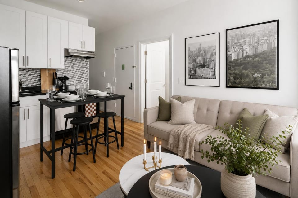 Living room, Seating area