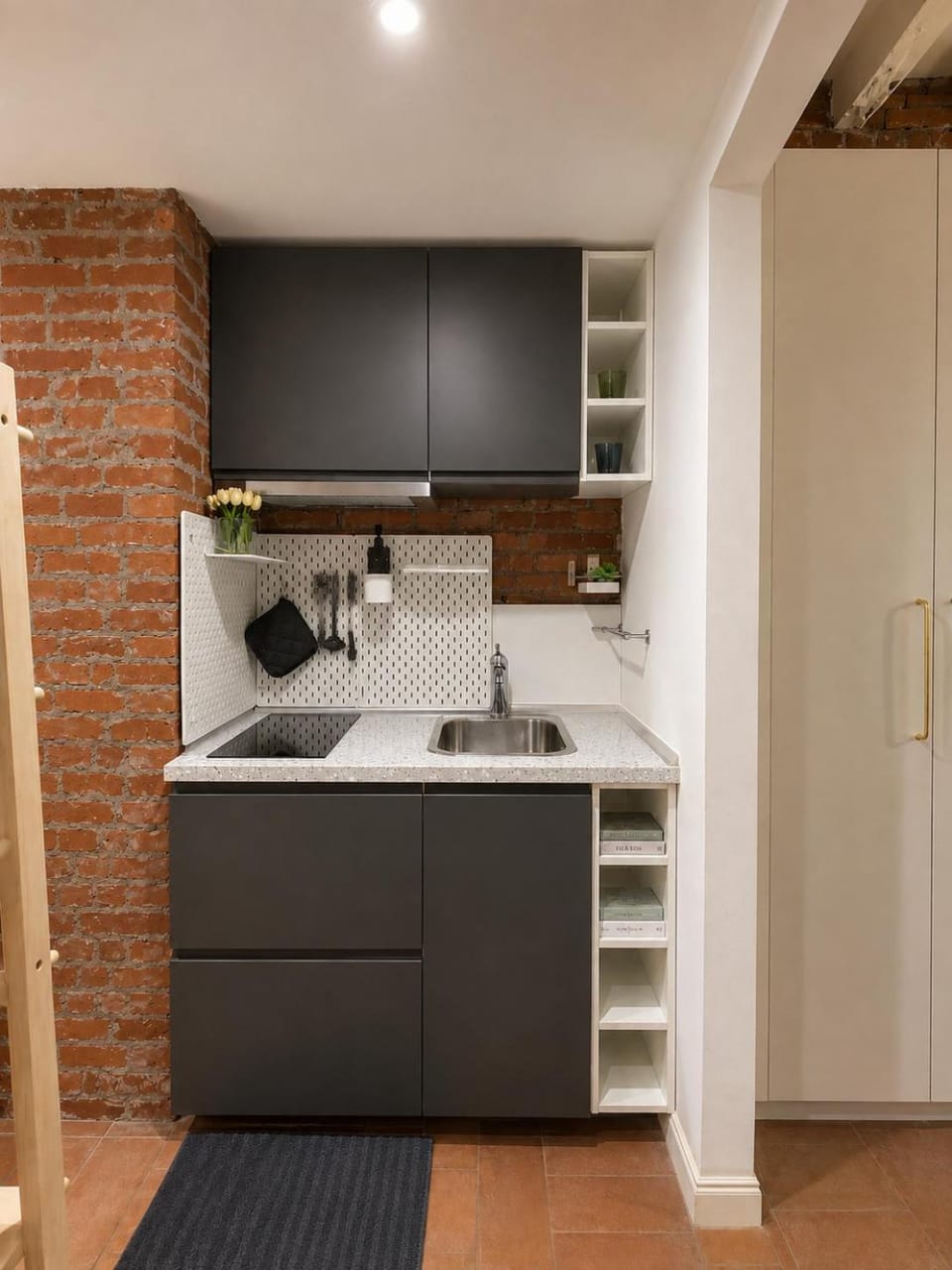 Kitchen or kitchenette