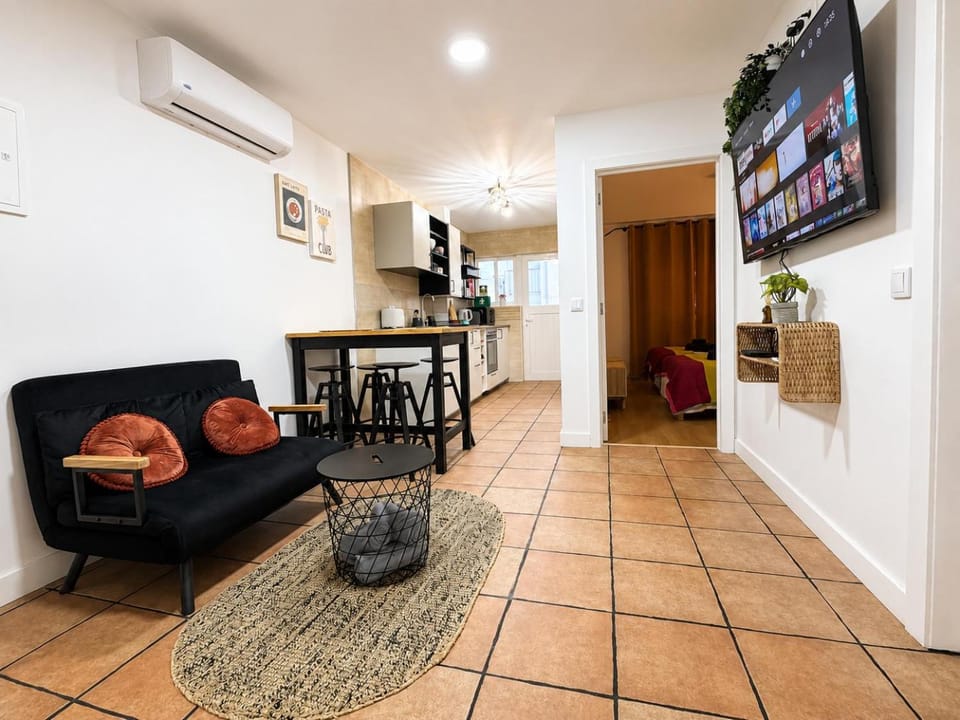 Communal lounge/ TV room, Living room