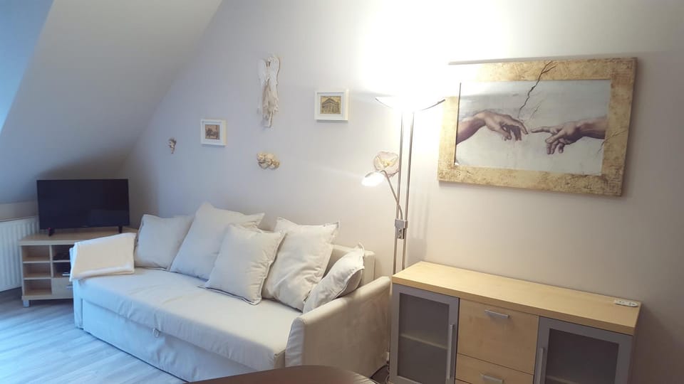 TV and multimedia, Seating area