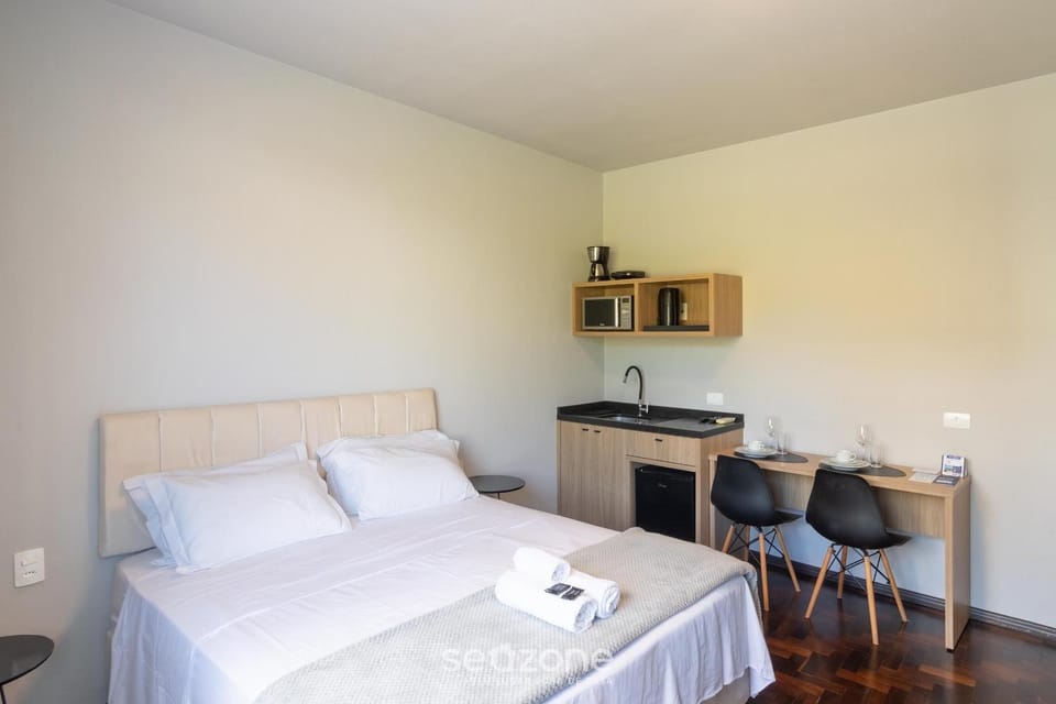 Kitchen or kitchenette, Bedroom