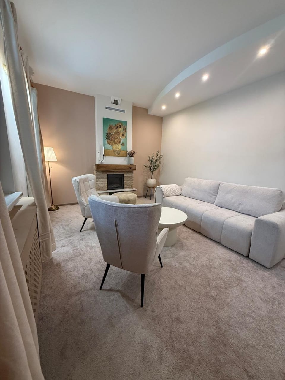 Living room, Seating area, fireplace