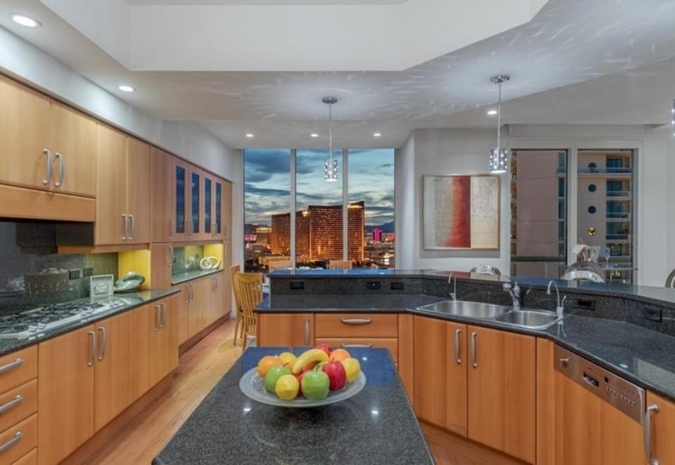 Luxury Penthouse with Spectacular Strip Views Apartment in Las Vegas Strip