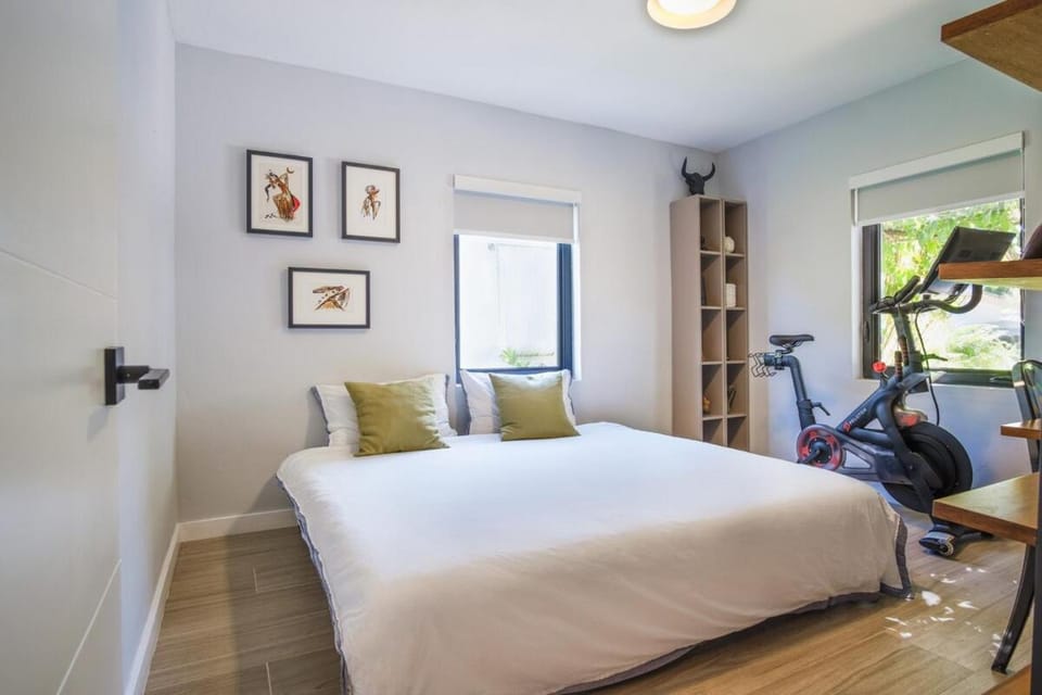 Modern 3 Bedroom Oasis Villa in Coral Gables