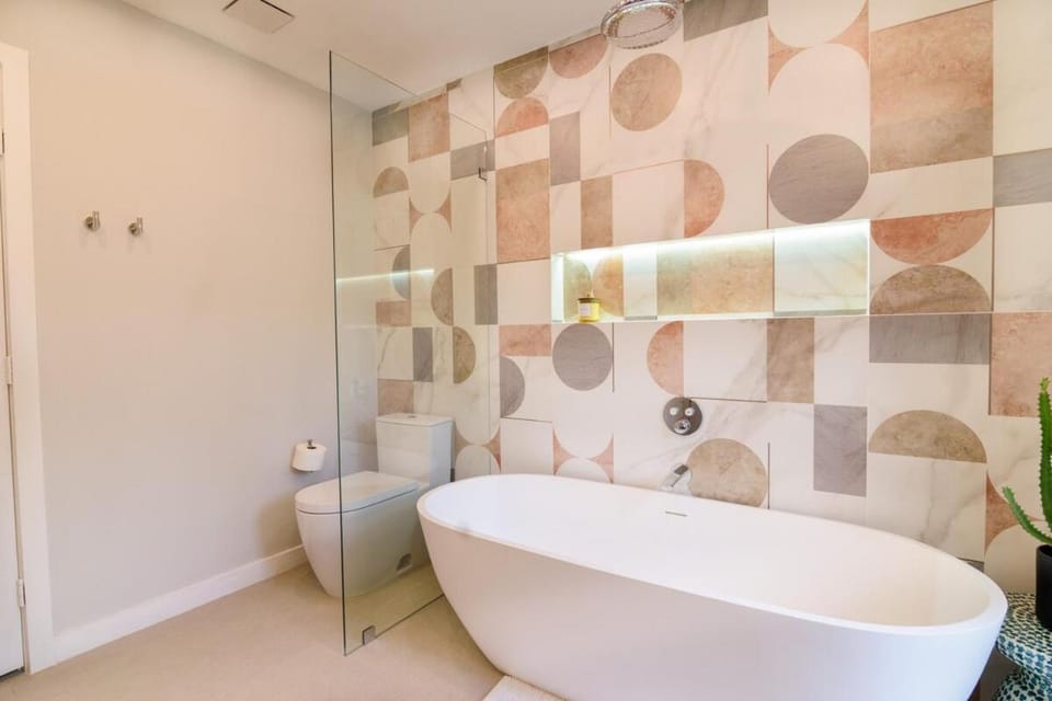 Modern 3 Bedroom Oasis Villa in Coral Gables