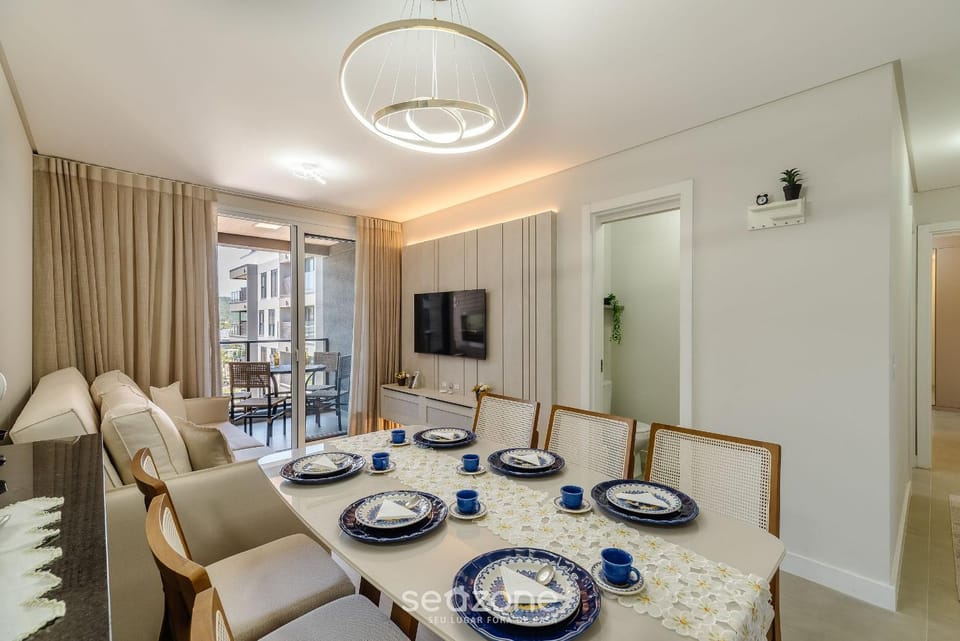 TV and multimedia, Living room, Dining area