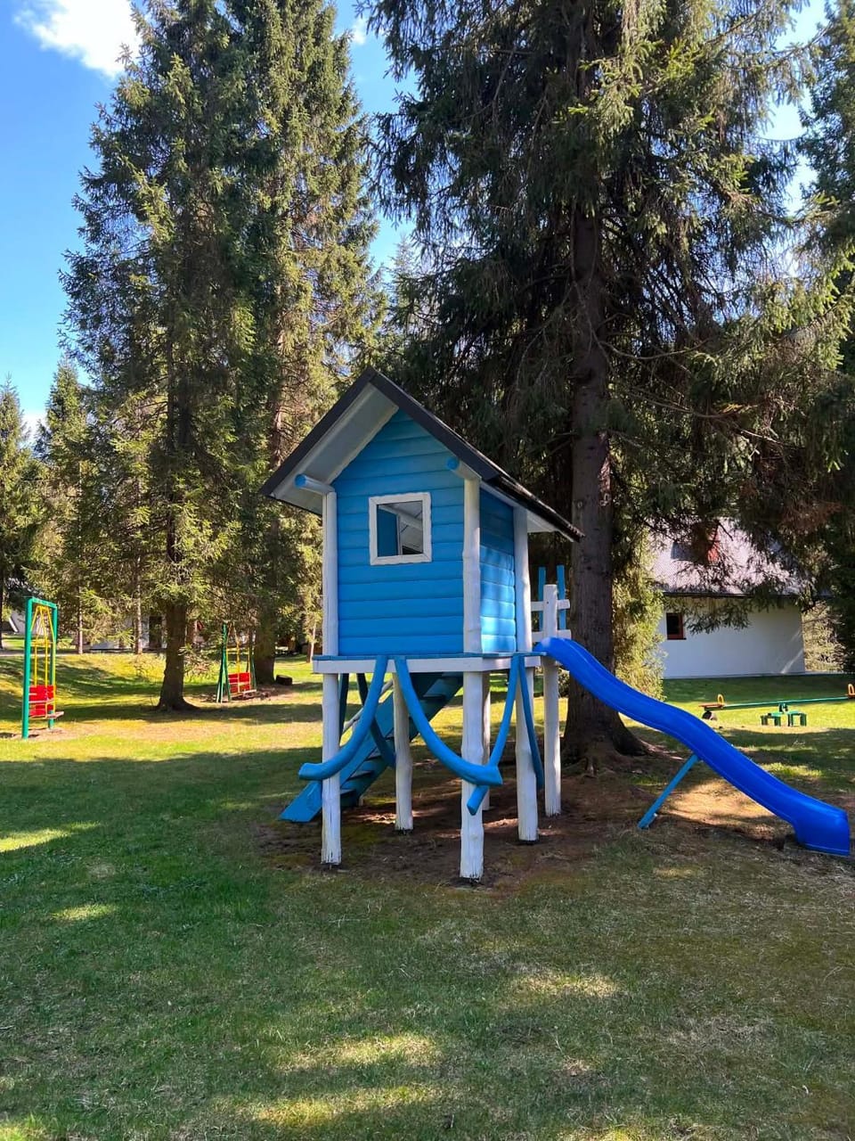 Communal lounge/ TV room, Day, Natural landscape, Children play ground, Garden, Evening entertainment, Garden view