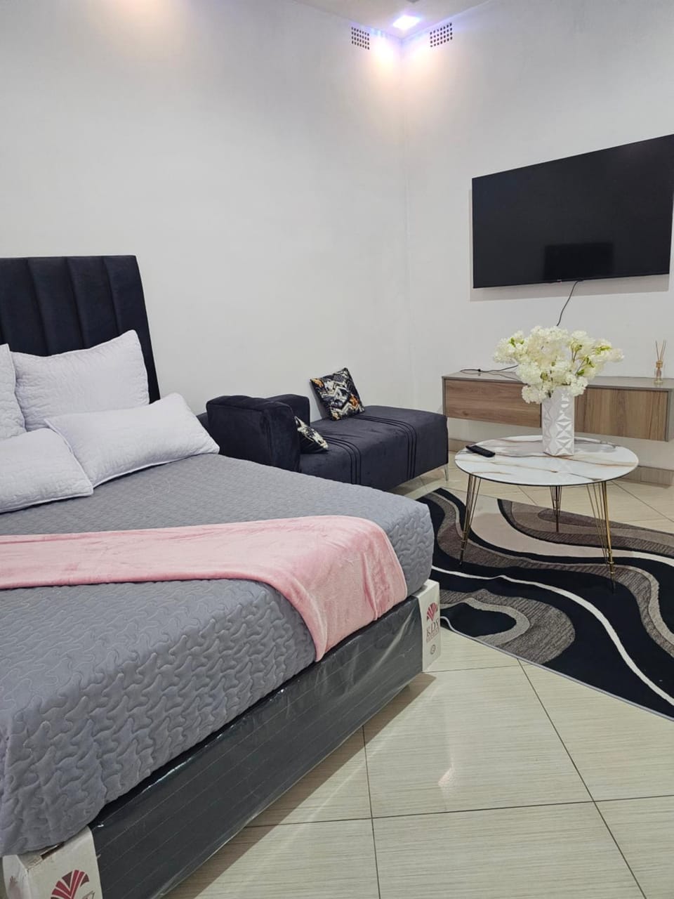 Lunar property Apartment in Harare