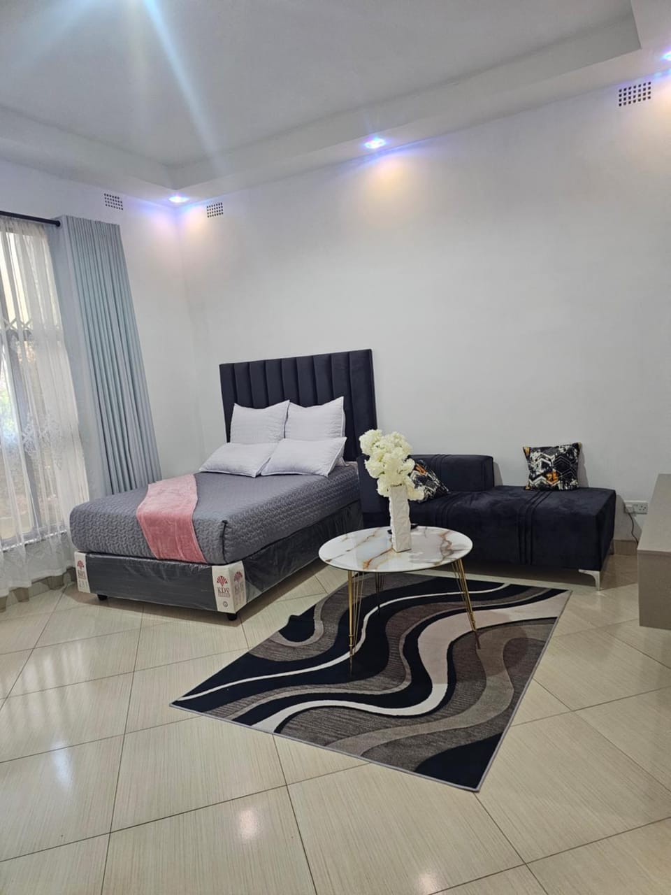Lunar property Apartment in Harare