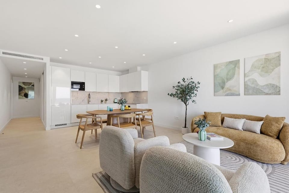 Modern Puerto Banus Frontline Penthouse Apartment in Marbella