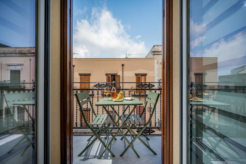 Day, View (from property/room), Balcony/Terrace, Dining area