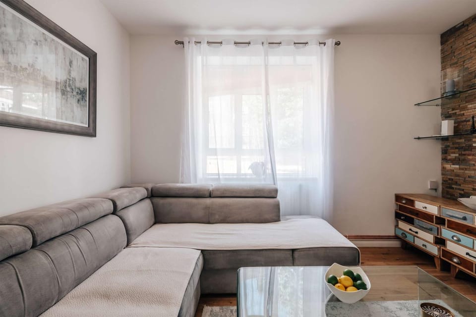 Modern 3-Bedroom Home Near Westfield Central Lond Apartment in London