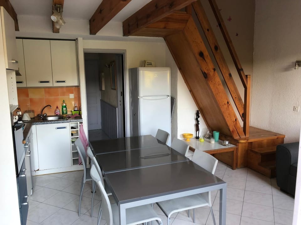 Kitchen or kitchenette, Living room