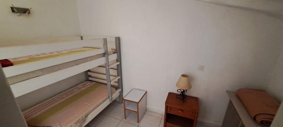 bunk bed